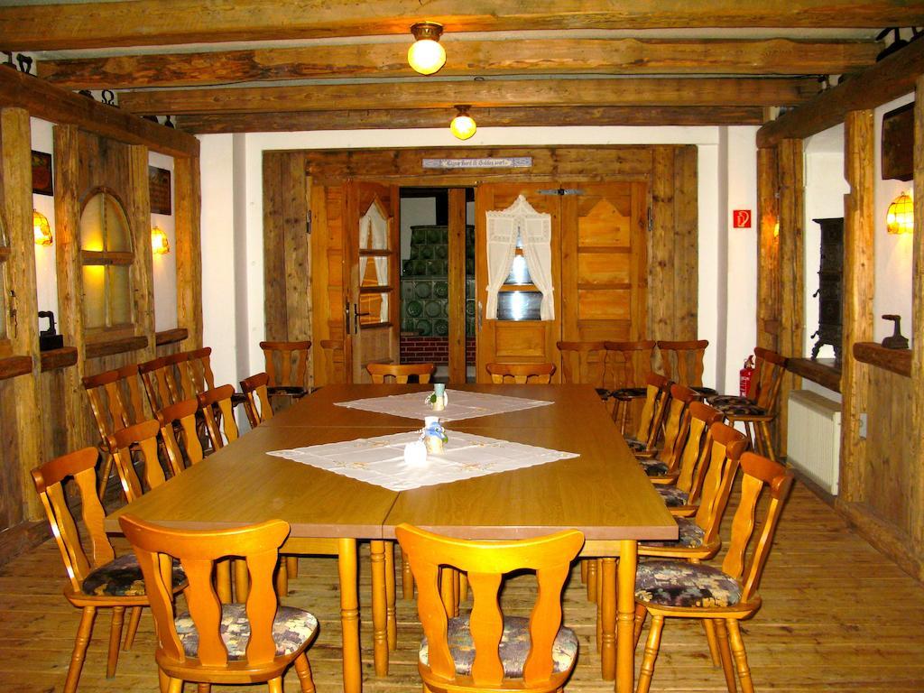 Landhotel Goldener Becher Limabach - Oberfrohna Esterno foto