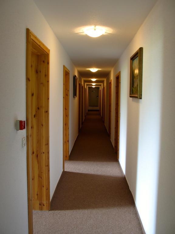 Landhotel Goldener Becher Limabach - Oberfrohna Esterno foto