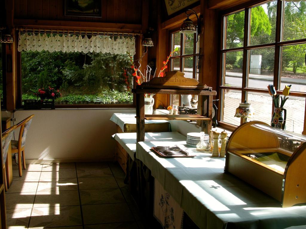 Landhotel Goldener Becher Limabach - Oberfrohna Esterno foto
